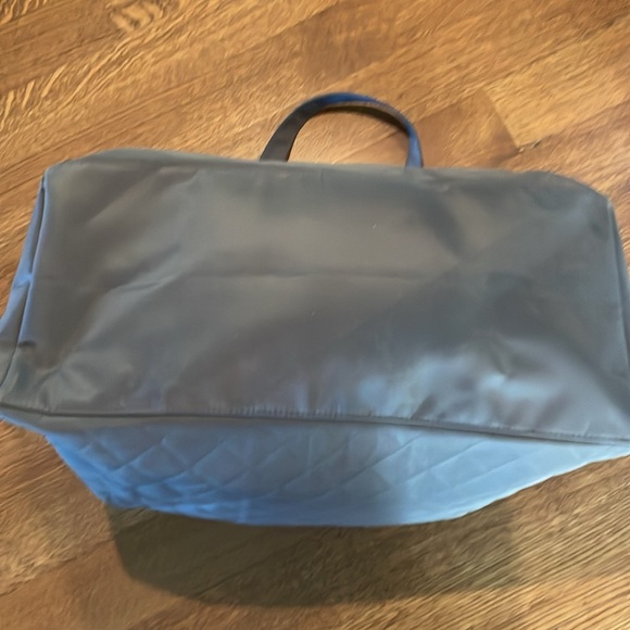 New DSW Gray Duffle/Weekend Bag - Picture 3 of 5
